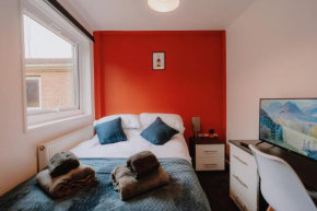 Spacious 6 bed Lodge, Free Parking